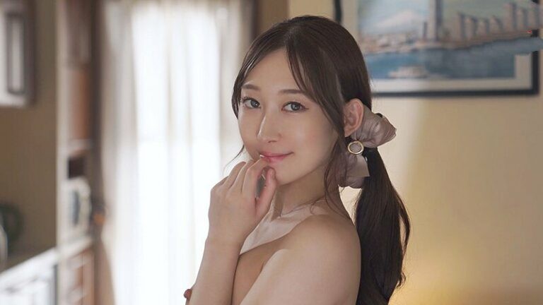 Cô vợ xinh đẹp thích ngoại tình… vì chồng không thỏa mãn