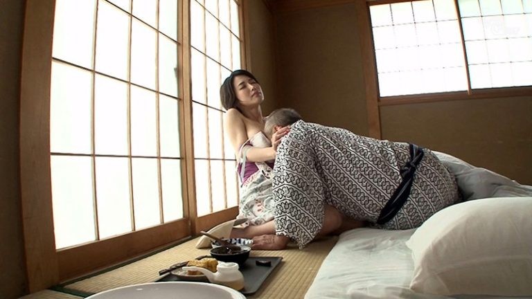Nữ y tá nghịch ngợm và lão già dâm đãng ~ Mio Kimijima